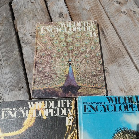 VINTAGE Funk & Wagnalls Wildlife Encyclopedias Lot of 3 Volumes 14, 17, … - Picture 2 of 9